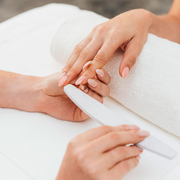 Manicura en Madrid - Sandra Escobar Microbeautyse.com