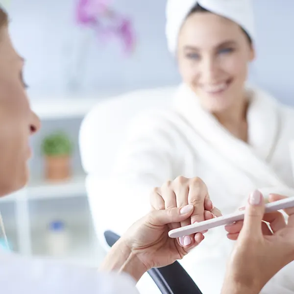 Servicio a Domicilio Manicura Madrid - MicrobeautySE.com - Sandra Escobar